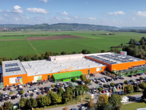 Der modernisierte Globus Baumarkt am östlichen Ortsrand von Rottenburg am Neckar