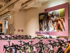 Die Jobrad-Loop-Fahrräder werden über eigene Onlineshops in Deutschland, Österreich und den Niederlanden sowie über ausgewählte stationäre Partner vertrieben