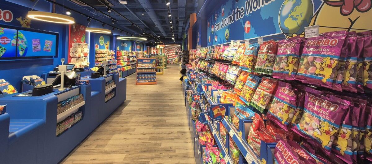 Naschparadies auf 150 qm: Der Haribo-Shop auf der Hohe Straße bietet Klassiker, internationale Produkte und exklusive Kölner Sonderedition.