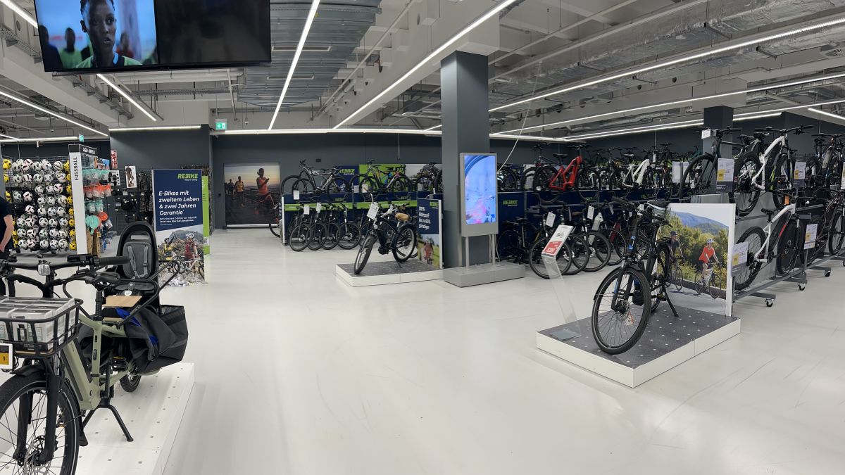 Interview: Decathlon startet Leipziger E-Bike-Angebot mit Rebike |  stores+shops