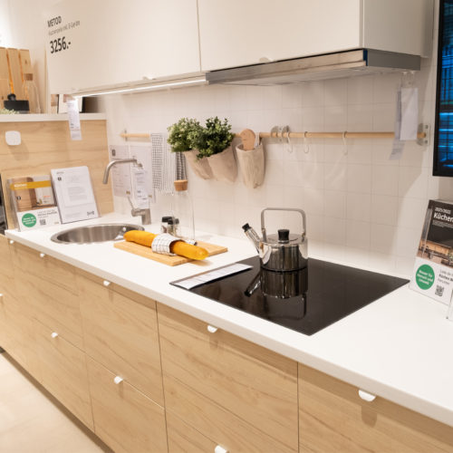 Ikea-Küche in der Ausstellung des Pop-up-Stores in Wolfsburg