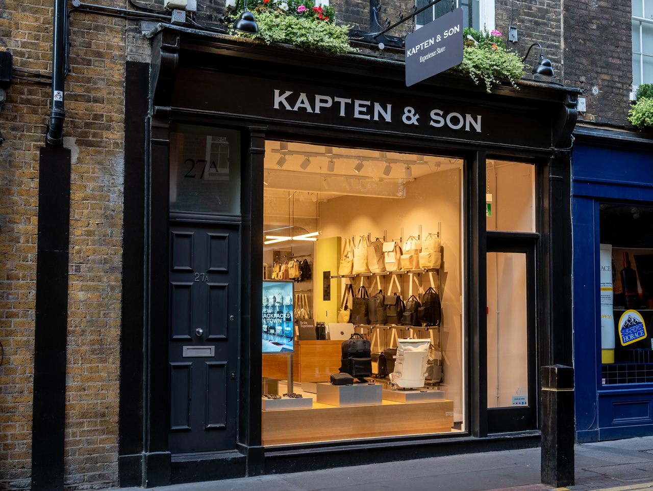 Kapten And Son Store In Der Nähe