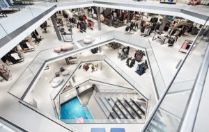 L&T Sport: Das Store-Design basiert auf polygonalen Linien