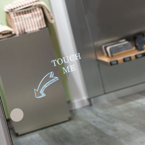 Der Magic Mirror zeigt den Rucksack nicht nur von vorne, sondern auch aus einer
Perspektive, die man selbst sonst nie sieht