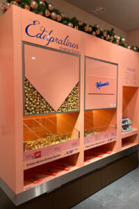 Edelpralinen-Station mit Selbstbedienung – individuelle Zusammenstellung diverser Sorten möglich