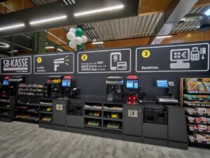 Die Bezahlung per Karte oder per Easy-Shopper-App ermöglicht schnelles und kontaktloses Bezahlen