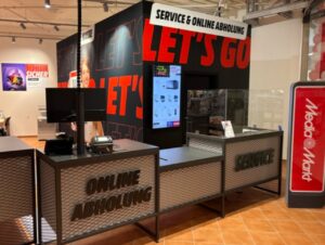 Eine Abholstation soll beim Einkaufserlebnis stationär mit online verzahnen.