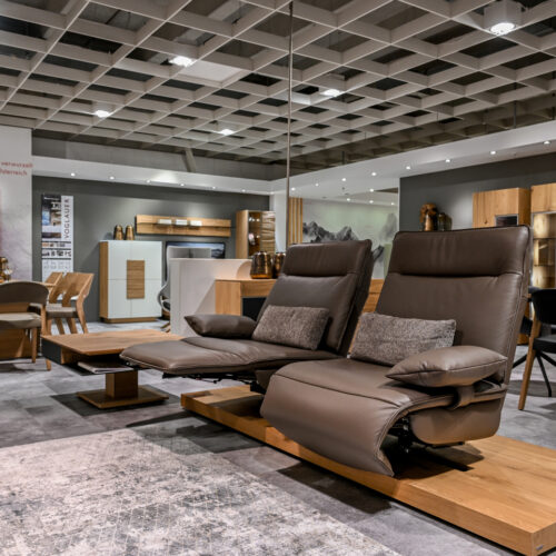 Neu überarbeitetes Sesselstudio mit Relax- und Funktionssesseln im Voglauer-Bereich