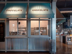 In den vergangenen Monaten worden in der gläsernen Chocolaterie 40 Schokoladensorten und ein Pralinensortiment kreiert.