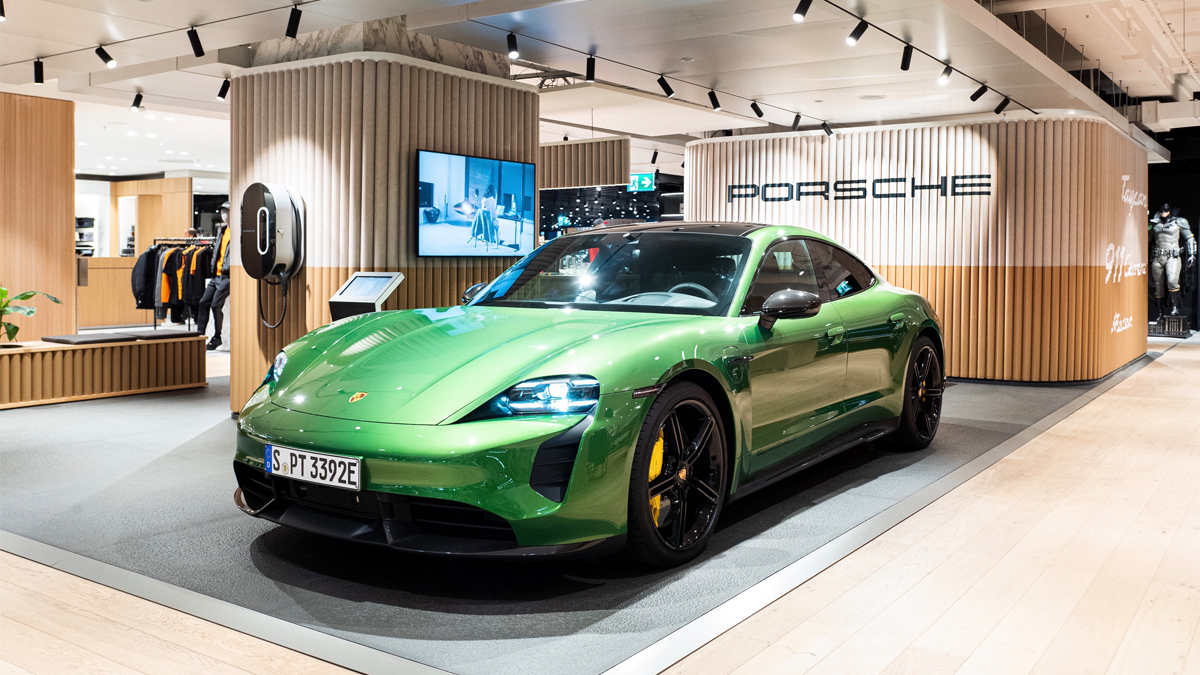 Porsche Pop-up bei Oberpollinger | stores+shops