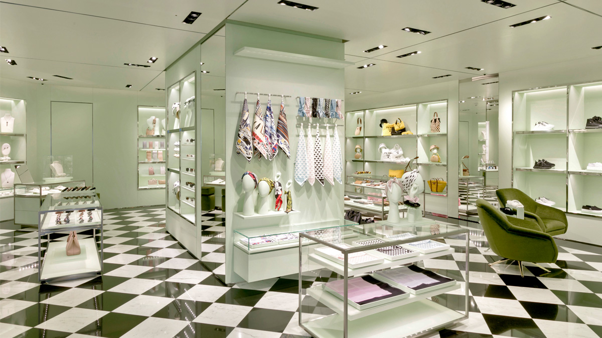 Prada: Drei auf einmal | stores+shops