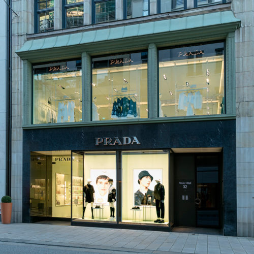 Fassade des Prada Stores in Hamburg