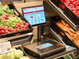 Die Obst- und Gemüsewaage überträgt die Artikel direkt in die App.