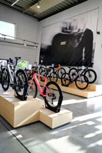 Zur Eröffnung erhielten Käufer:innen eines Rose Bikes ein Trikot kostenlos dazu