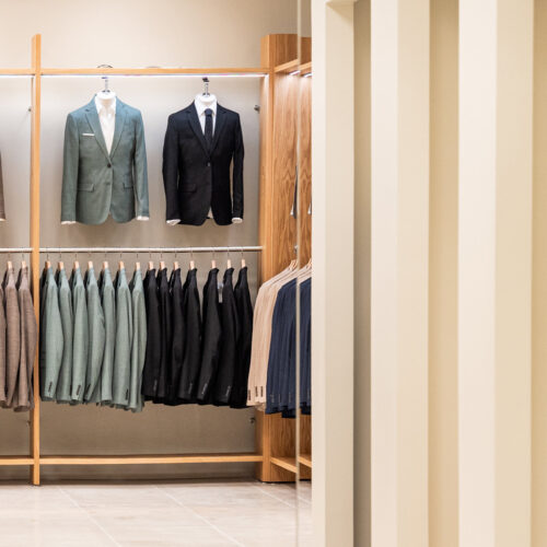 Heller, geradliniger Anprobebereich