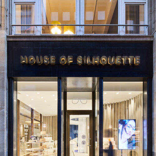 Die Kaisergalerie ist eine elegante Einkaufspassage mit Designermode, Beauty- und Geschenkeläden und Restaurants