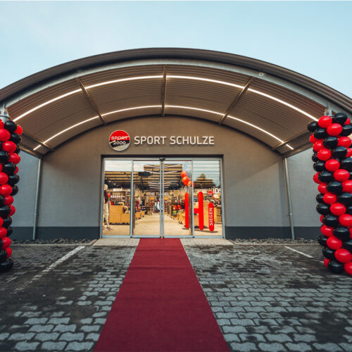 Aufmerksamkeitsstärker als zuvor: der neue Außenauftritt von Sport Schulze in Siegen