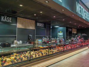 Der Fokus liegt auf hochwertigen Erzeugnissen aus hauseigener Produktion, die täglich frisch angeliefert werden