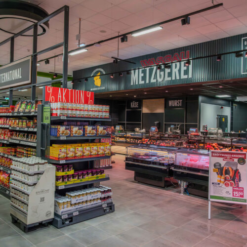 Der Markt ist montags bis samstags jeweils von 8.00 bis 20.00 Uhr geöffnet