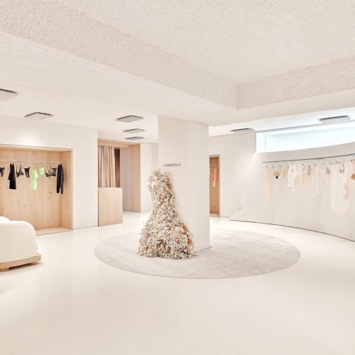 Die Zara-Lingerie wird in Madrid erstmals offline angeboten. In der Abteilung gibt es einen eigenen Umkleidebereich.