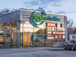 Fachmärkte und Fachmarktzentren dominieren bei Anlagevolumen und Kauffällen. Im Bild das neue Fachmarktzentrum Drehscheibe Homberg.