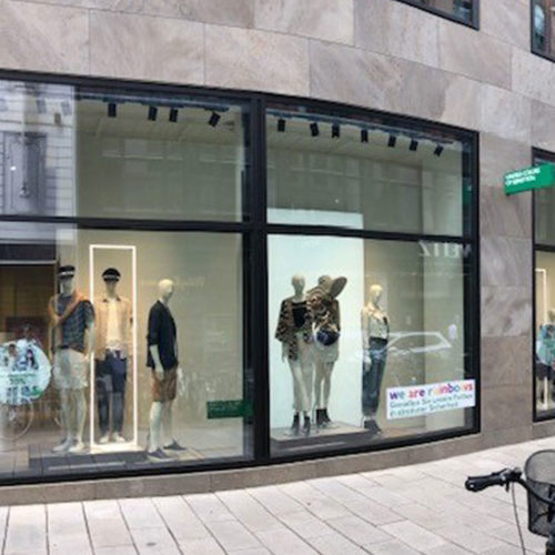 Die Neueröffnung in der Hamburger Innenstadt ist Teil einer strategischen Neuausrichtung der Marke in Deutschland.