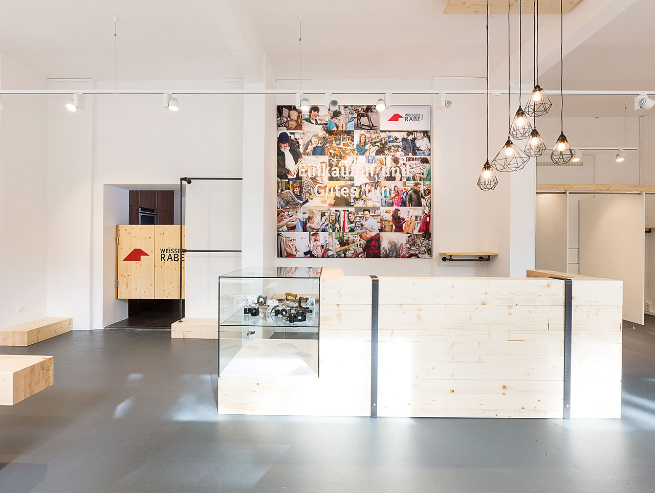 Weißer Rabe: Nachhaltiges Sozialkaufhaus | stores shops