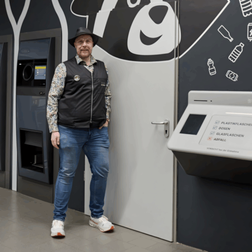 Josef Mühlenbein, Inhaber des EDEKA-Markts in Kassel, treibt Innovation im Markt konsequent voran und nutzt Leergutrücknahme gezielt, um Prozesse zu verbessern, Kundenerlebnis zu stärken und den Store weiterzuentwickeln.