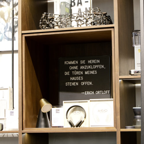 Motto des Firmengründers: „Kommen Sie herein ohne anzuklopfen, die Türen meines Hauses stehen offen“ (Foto: The Store Designers)