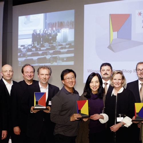 Die ersten Preisträger und Laudatoren: Ausgezeichnet wurden 2008 die Store-Konzepte von Barney’s/New York, Zen Department Store/Bangkok und Globetrotter/Köln. (Foto: EHI / Messe Düsseldorf)