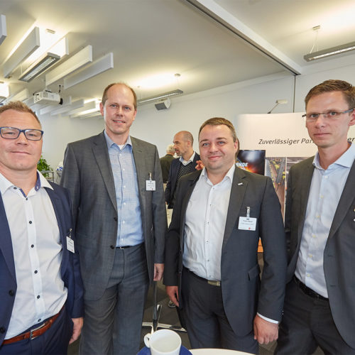 Zufriedene Teilnehmer (v.l.n.r.): Bernd Kreisel (Rewe Systems), Niels Linge (Miebach Consulting), Frank Hübner (Rewe Systems), Sascha Aschberger (Rewe Systems) (Foto: EHI/Schulten)