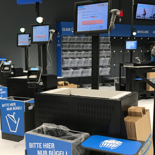 Alternativ können Kunden ihren Einkauf im gleichen Verfahren - allerdings ohne die Möglichkeit der Barzahlung - an den Self-Checkout-Kassen beenden. (Foto: EHI)