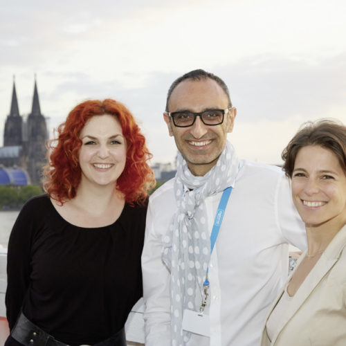 Die Abendveranstaltung fand im Cologne Beach Club am Rhein mit Blick auf den Kölner Dom statt.