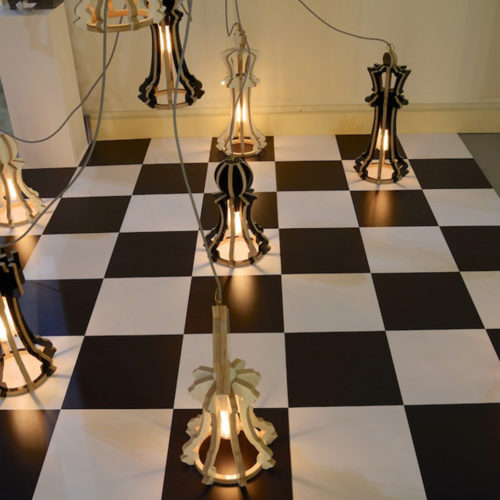 Salone Satellite: Ein Schachspiel diente dieser Lampeninstallation als Inspirationsquelle. (Foto: Angelika Frank)