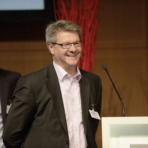 Gespräche im Aussteller-Forum (v.l.n.r.): Roger Butz (Hornbach Baumarkt), Bernd Hilgenberg (CIO Consulting Team) und Frank Ollmann (Superdata)