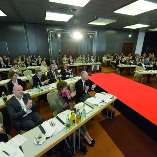 Rund 150 Teilnehmer verfolgten die Vorträge der Referentinnen und Referenten auf dem EHI Marketing Forum 2012 in Köln