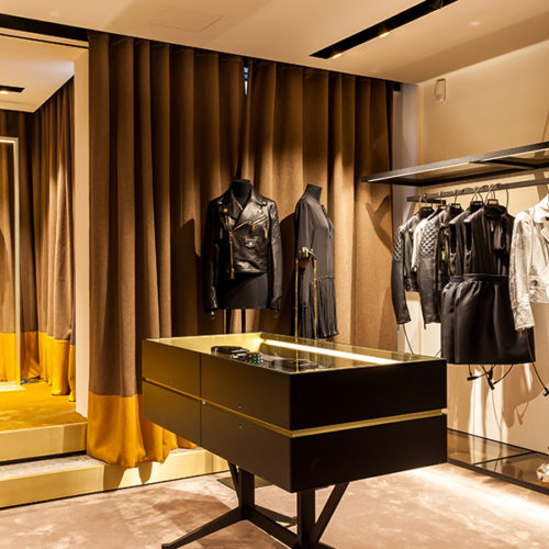 ...und Womenswear in der ersten Etage angeboten. (Foto: Dsquared2 Amsterdam)