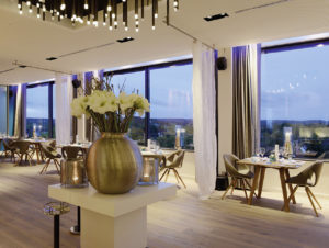 Das Restaurant „Cielo“ im neuen Dula-Center des Dortmunder Ladenbauunternehmens vermittelt auf angenehme Weise, worum es bei Feng Shui geht.
