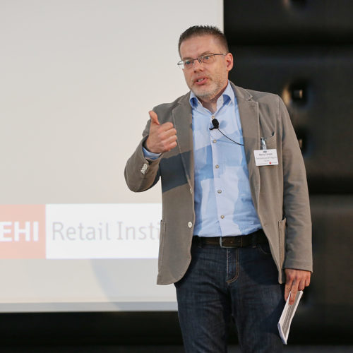 Marco Corazzi (Genossenschaft Migros Zürich) berichtete von der IP-Videoüberwachungslösung in der Migros-Gruppe. (Foto: EHI/Schulten)