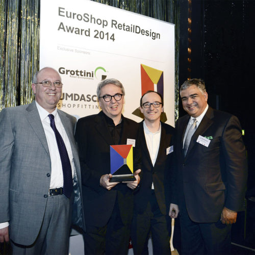 Strahlende Gewinner 2014: Luca Braccesi (Coop.fi), Paolo Lucchetta , Giovanni Frisan (beide Paolo Lucchetta + RetailDesign), Nicola Evoli (Grottini) (Foto: EHI / Messe Düsseldorf)