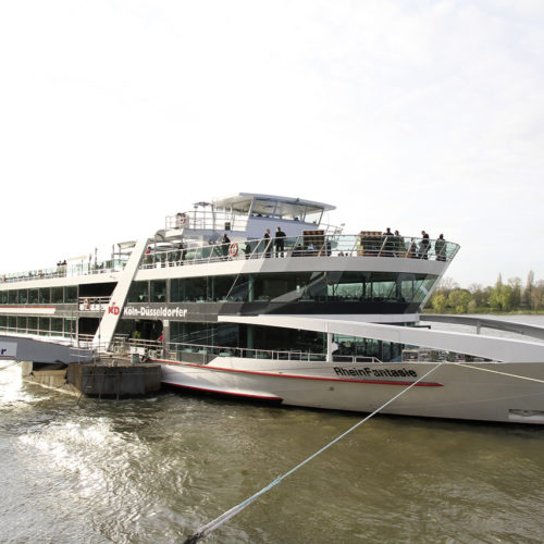 Abendveranstaltung auf der MS Rhein-Fantasie – hier noch am Anleger