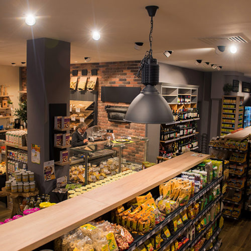 Auf 250 qm präsentiert Vita Nova die Sortimentsschwerpunkte Frische, Bio-Backwaren, Bio-Wein und Bio-Tee. (Foto: Vita Nova)