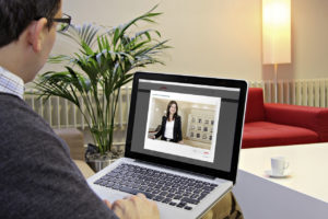 Ziel eines Einkaufsbegleiters ist es, den Kunden online auf seiner Überlegungs-Reise und beim Entscheidungsprozess zu unterstützen.