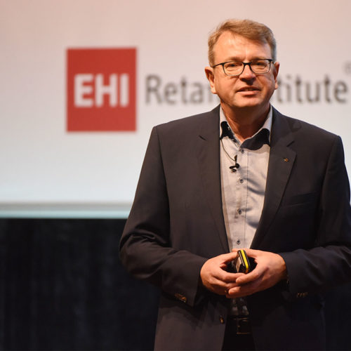 Wie stellt sich die Retail-IT auf die digitale Transformation ein? Dieser Frage widmeten sich die Referenten: Andreas Kranabitl (Spar Business Services GmbH), …