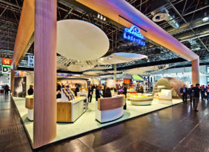 Einladend offen: Linde Ladenbau auf der EuroShop 2011