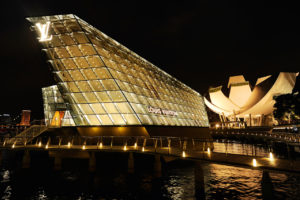 Louis Vuitton Island Maison: asymmetrische Bauten aus Stahl und Glas