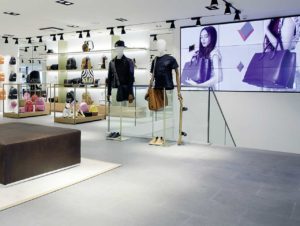 Digital-Signage-Anwendung im MCM-Store an der Alten Oper in Frankfurt (Foto: MCM Worldwide)