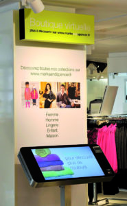 Marks & Spencer haben in Paris ihren Online-Shop auf der Fläche integriert