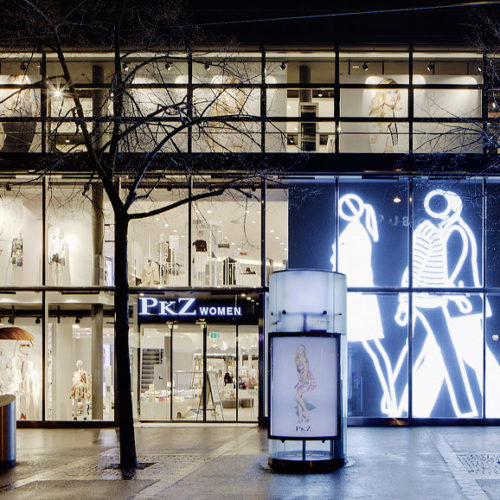 Lichtinstallation bei PKZ Women in Zürich (Foto: Daniel Horn)