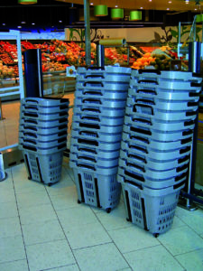 Die zurzeit beliebten Einkaufs-Trolleys bei Edeka Paschmann in Mühlheim/Ruhr